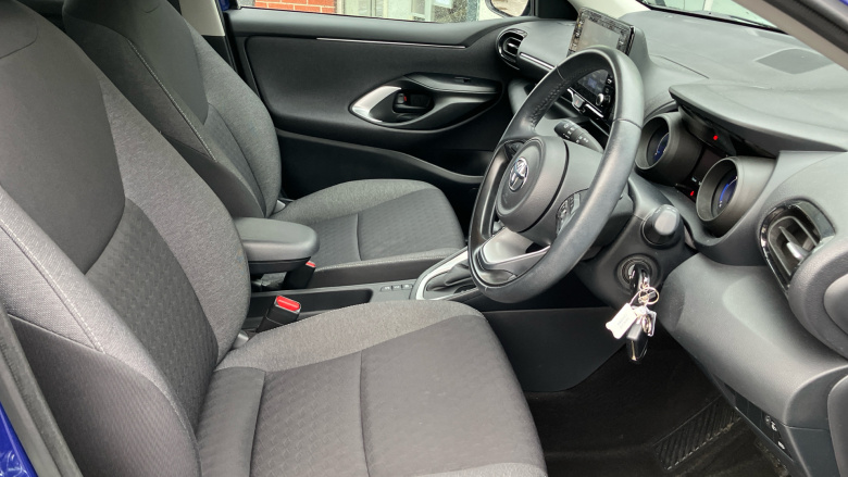 Toyota Yaris 1.5 Hybrid Design 5dr CVT Hybrid Hatchback